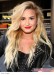demi-lovato-blonde-wavy-hairstyle-becomeogrgeous